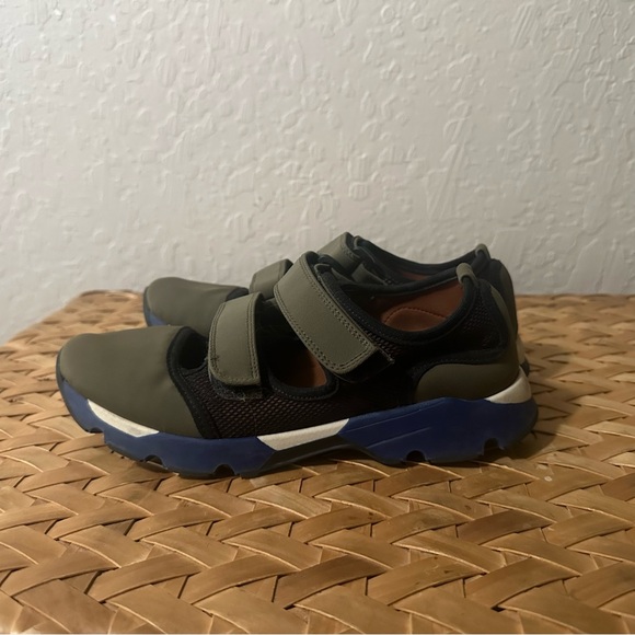 Marni Double Strap Velcro Sneakers size 37 - Picture 5 of 7